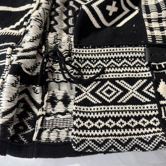 Lauren Ralph Lauren Women’s Sweater Vest Size S  Black and White Aztec Southwest - Picture 9 of 10